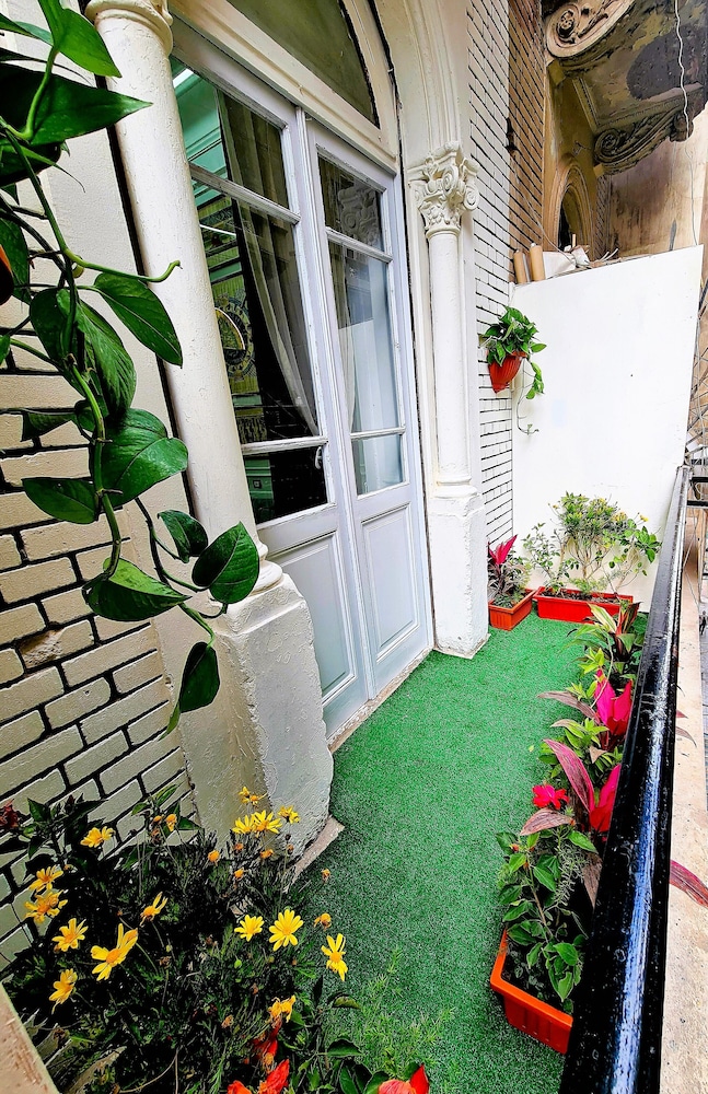 The Australian Hostel