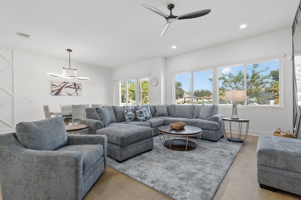 NEW Casa Sol Casa Cielo - Luxurious Newly Built Tampa Townhouses In Prime Location