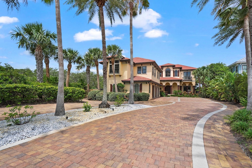 Sparkling Pool Balcony Sunsets Pool Table Dock