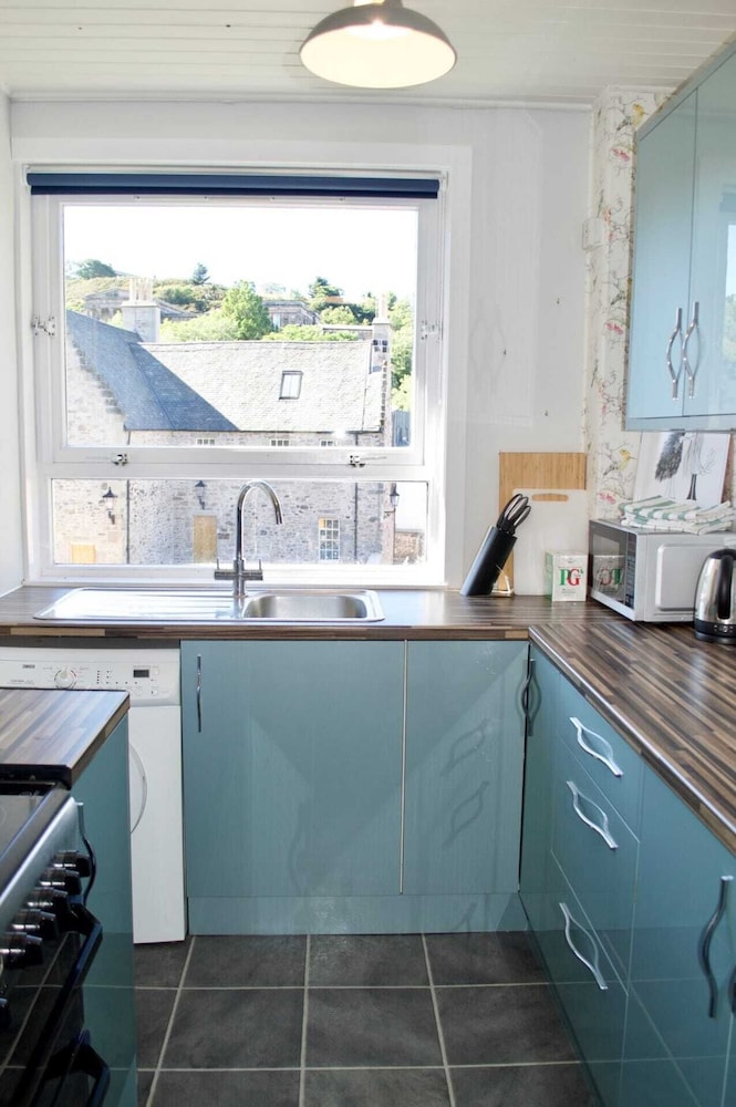 Central and Spacious Flat - Royal Mile view 2