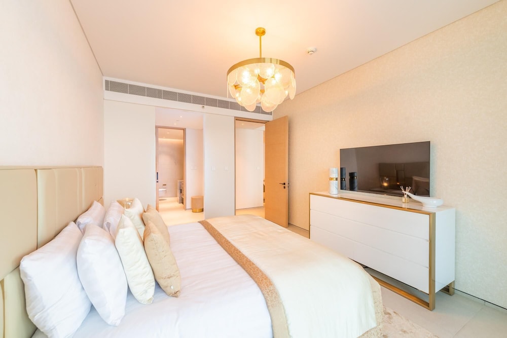 Sea View Urban Retreat in Address JBR