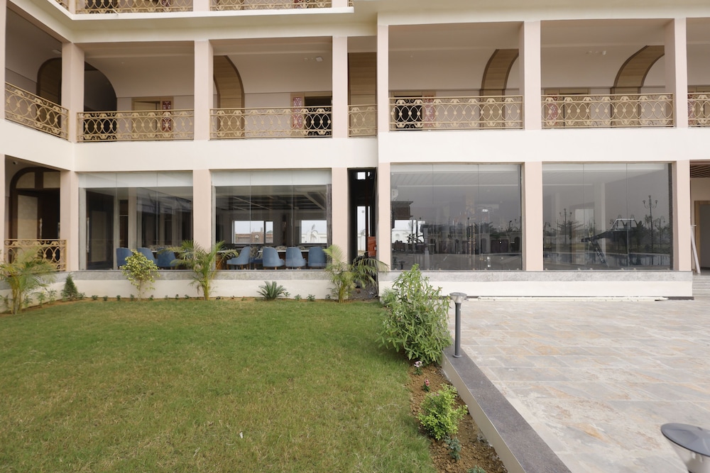 Nirvana Grand Hotel & Resort
