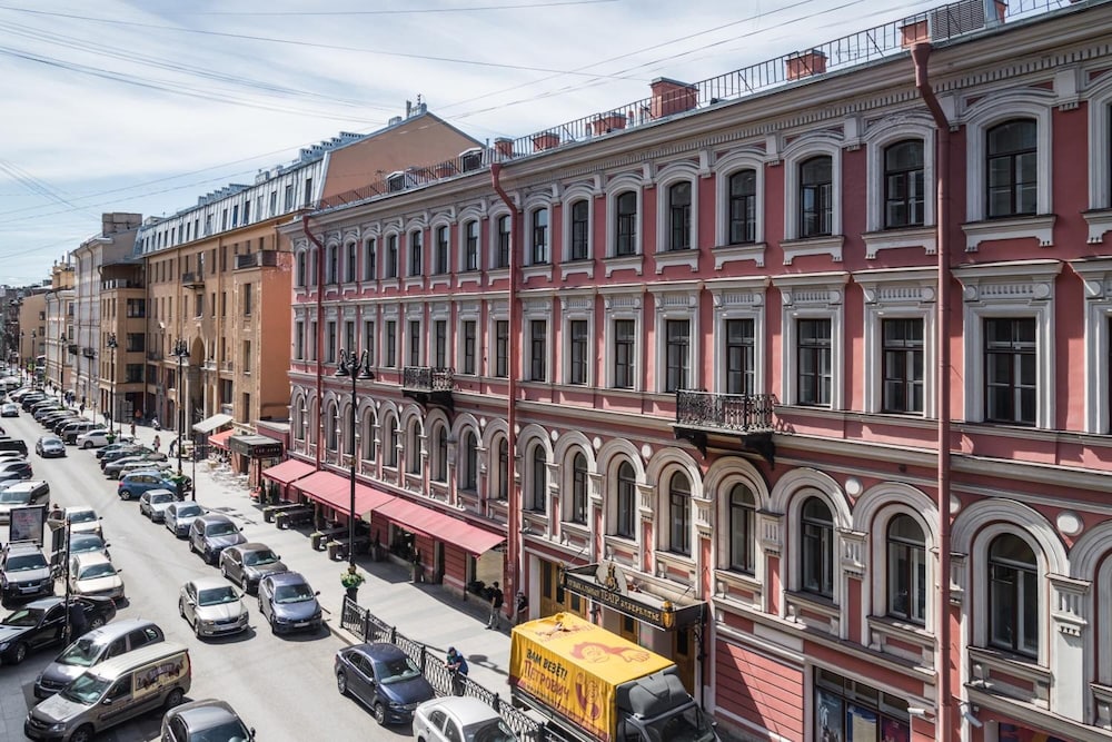 Largo at Nevsky Prospect