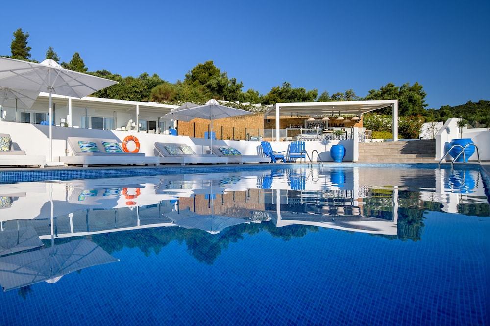 Villa D'Oro - Luxury Villas & Suites