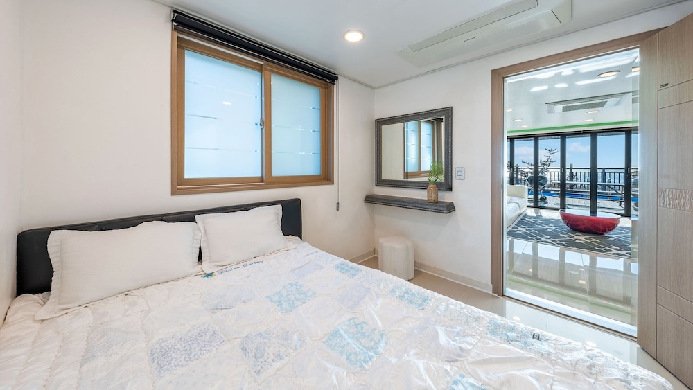 Pohang Blue Hill Pension