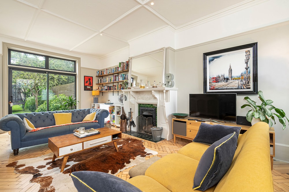 Chic and Colourful Family Home by Underthedoormat