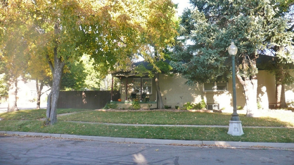 House at the Foot of the Mountains