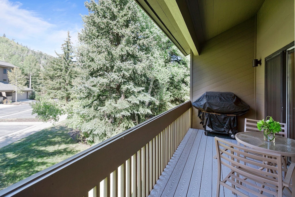 Lakeside at Deer Valley Resort - Two Bedroom Condo #1733 2 Condo