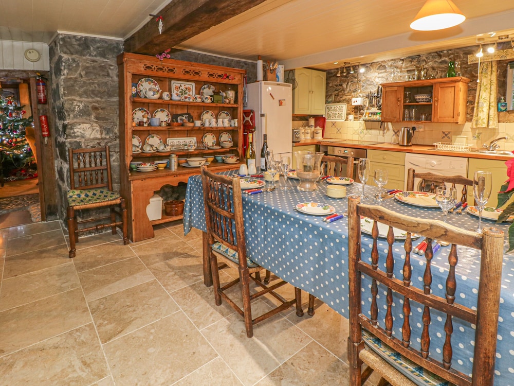 Lower Dolgenau- The Cottage
