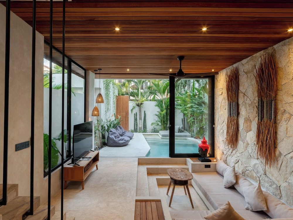 Blacksand Villas Echo Beach