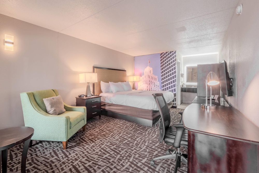 Clarion Pointe Winston – Salem Downtown