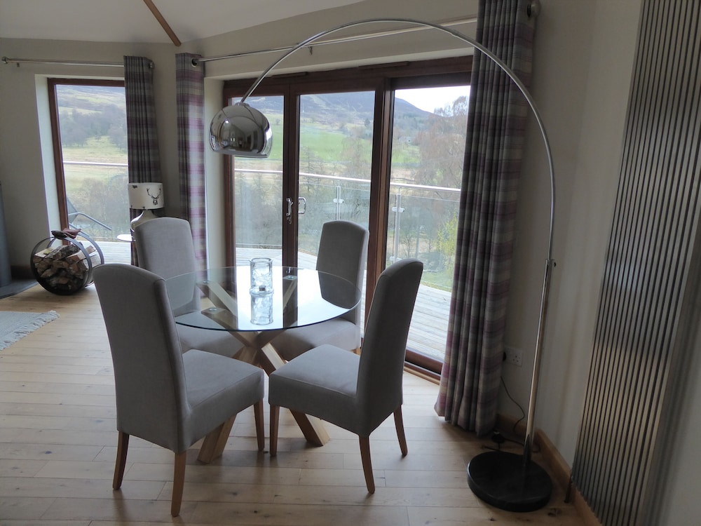 Dalnoid Cottages & Treehouses