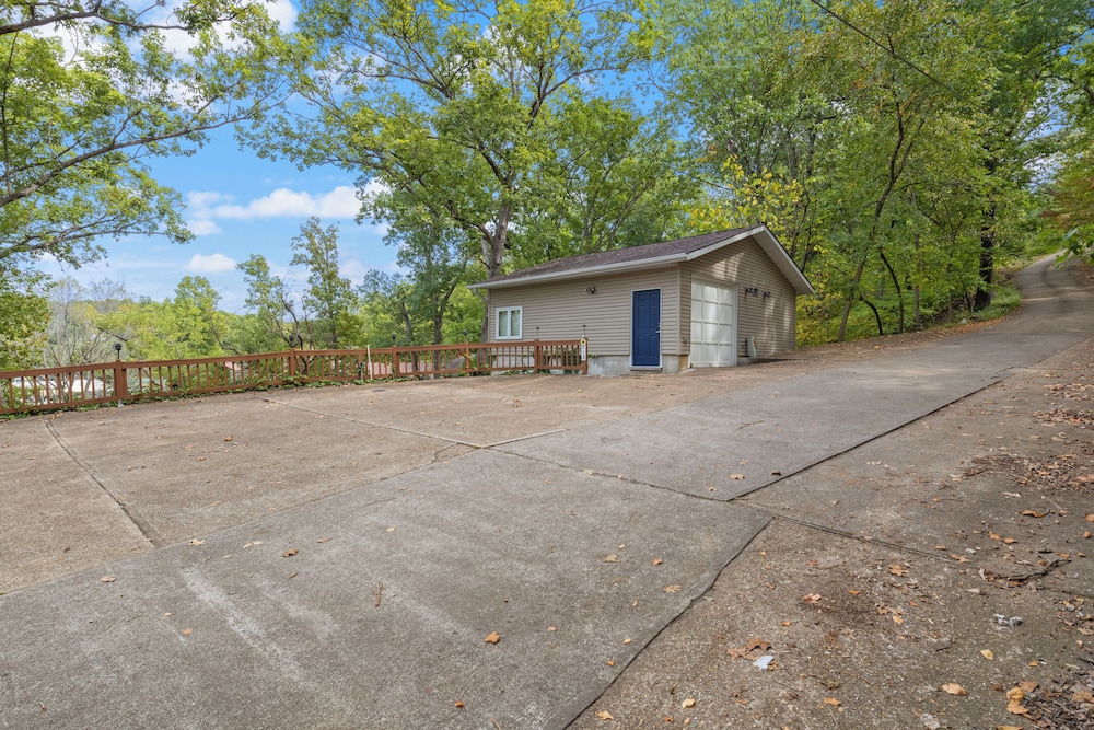 Lakefront Oasis With Skylights & Covered Boat Slip For Extra Adventure