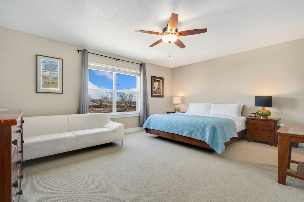 Old Town Escape w/ King Bed, Dog-friendly