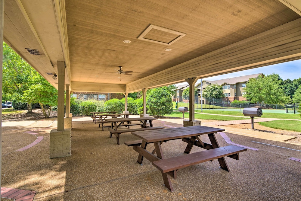 Oxford Vacations - Oxford Condo  1 Mi to Ole Miss  The Grove! - Property Image 5