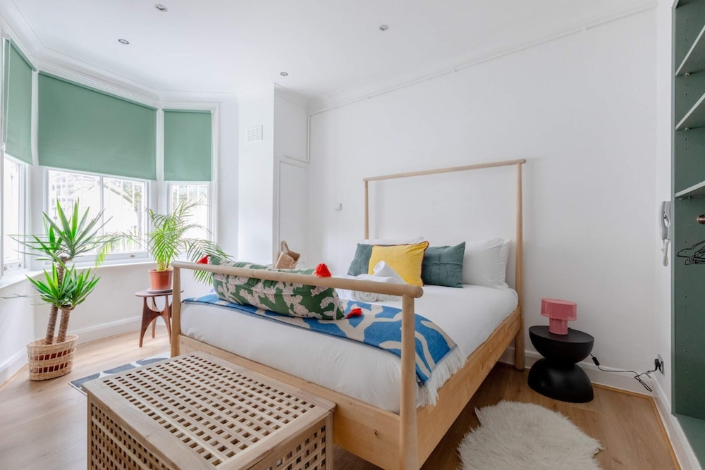 Central & Charmingly Curated 1BD Wifi Fulham