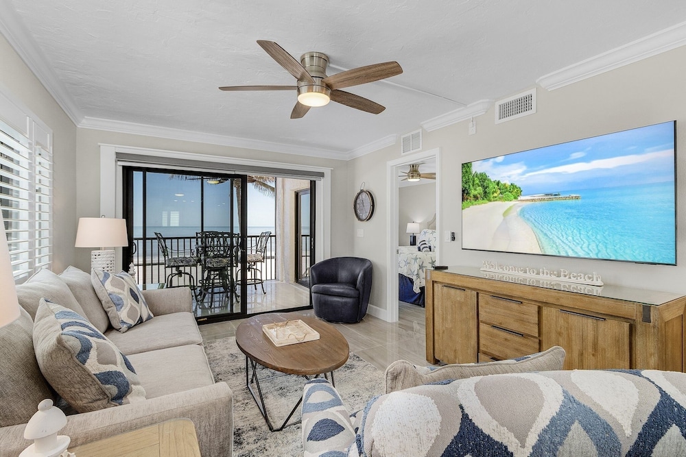 Seaside 101: Oceanview 2br/2ba Condo With Pool, Steps To Beach 2 Bedroom Condo