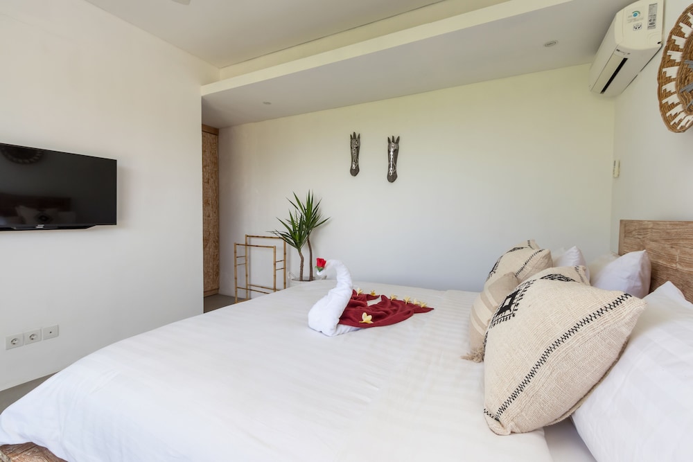 Beautiful Boho-chic 4br Tropical Villa in Pererenan Canggu
