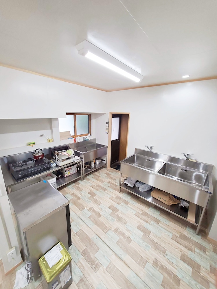 Guesthouse & Sharehouse carima azumik