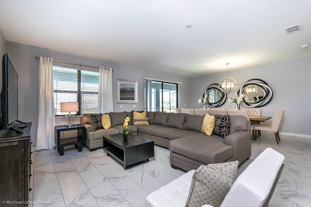 8 BR Villa With Games Room