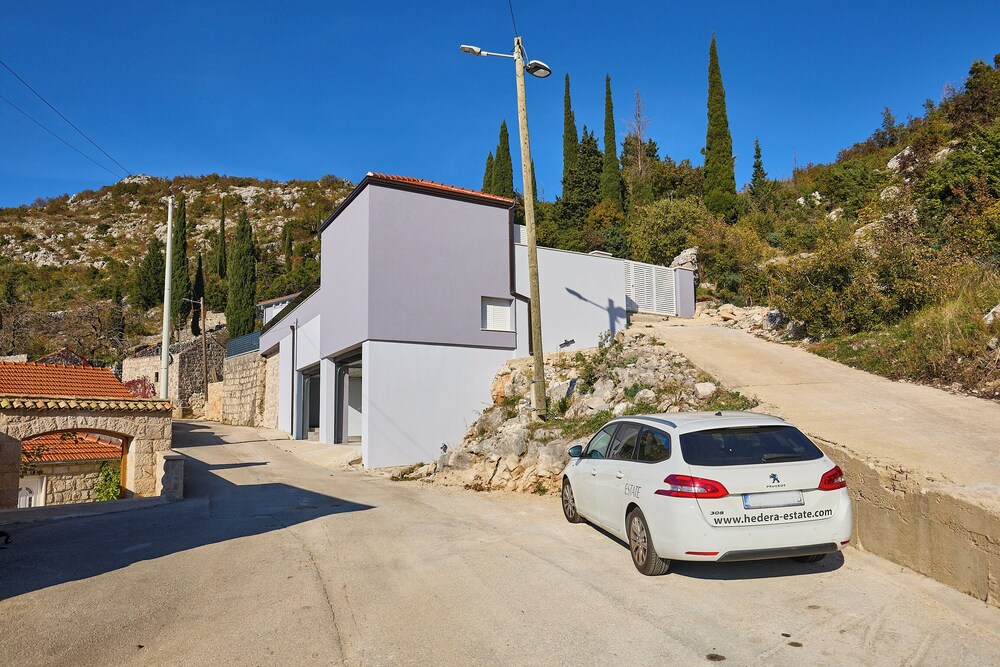 Hedera Estate, Villa Hedera XVI