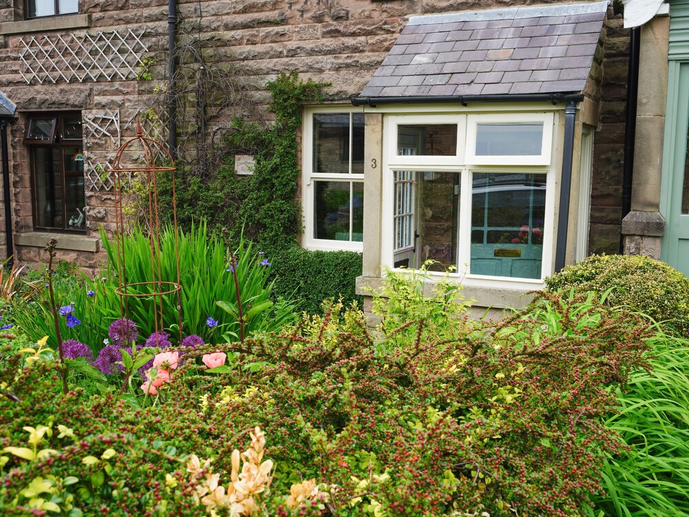 Cloudberry Cottage view 3