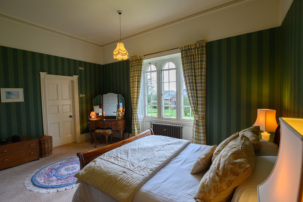 Charming 2-bed House Near Westlinton, Carlisle view 4