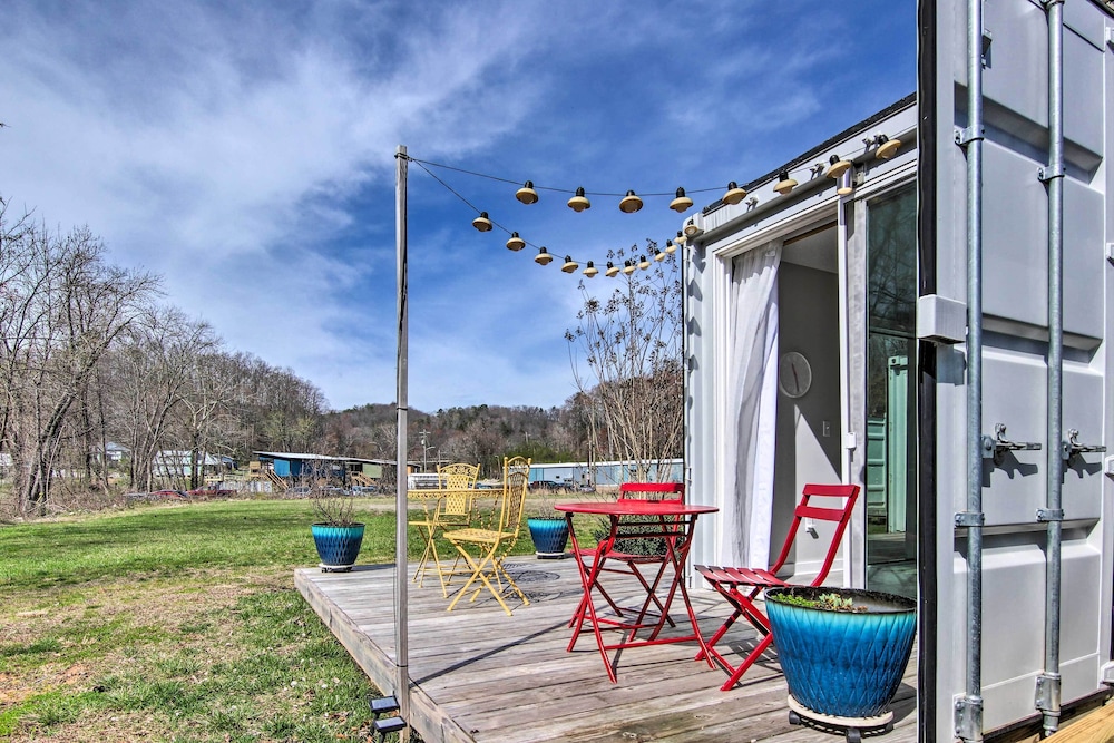 Old Fort Shipping Container House Near Trails view 5
