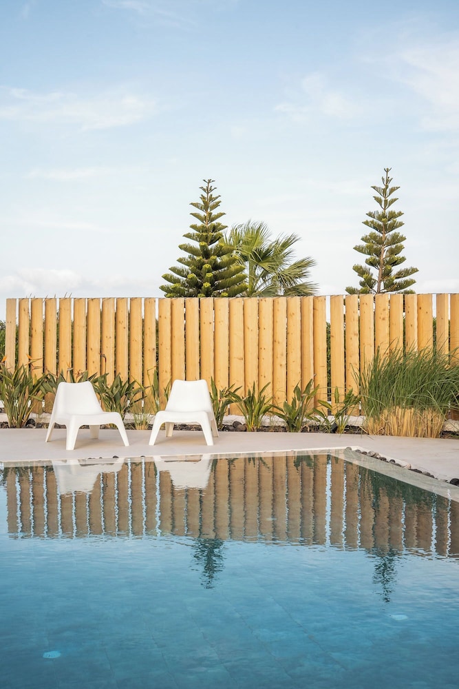 Amor Hideaway Villas