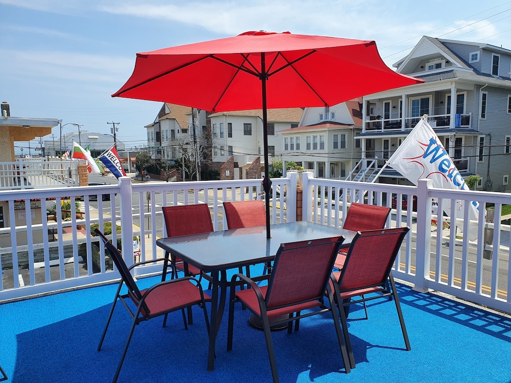 The Coral Sands Motel