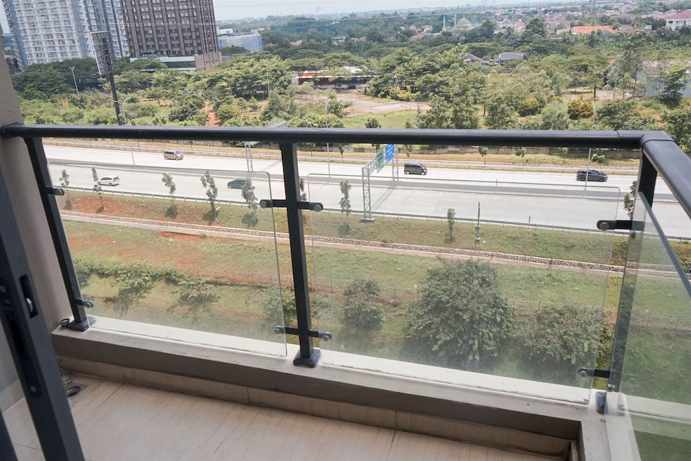 Good Choice And Homey 2Br Apartment At Sky House Bsd
