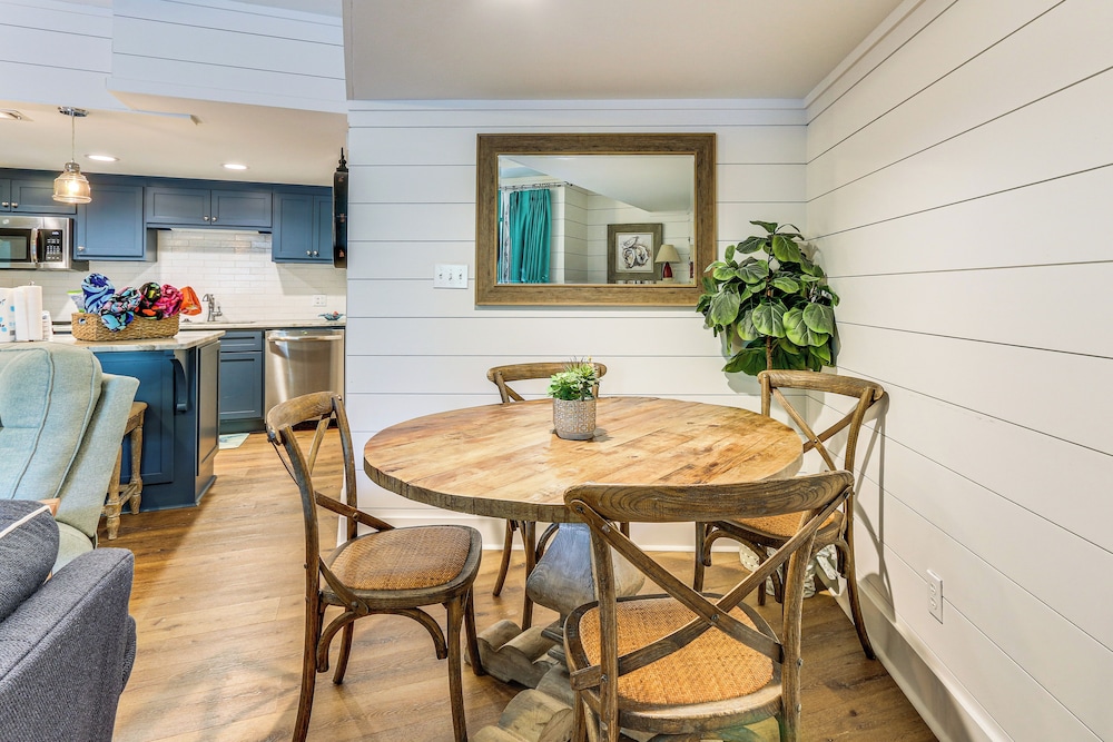Easy Beach Access! Walkable Hilton Head Condo