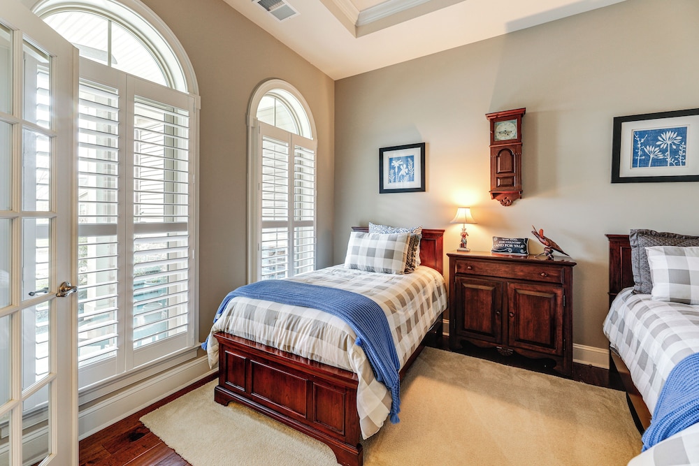 Communal Pools, 6 Mi to Bethany Beach! Family Home