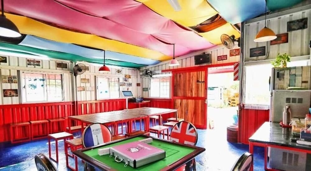 Pipe House Hostel