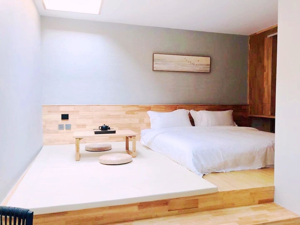 VINAWHISPER Boutique Hotel