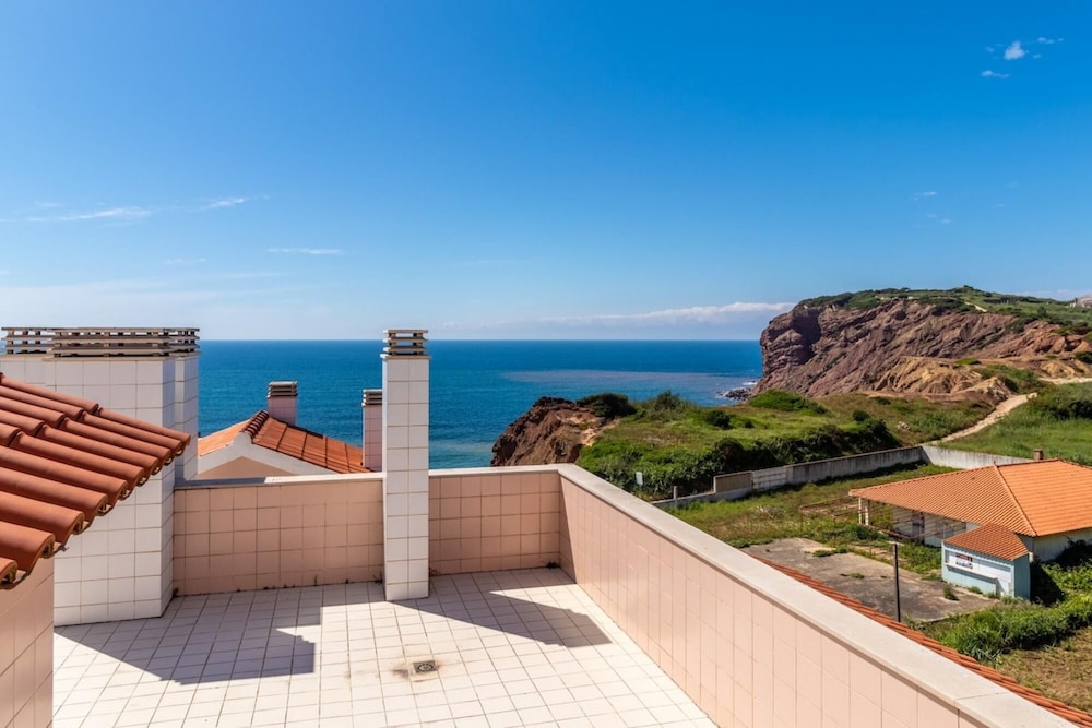 Bay View -T1 in S o Martinho do Porto view 2