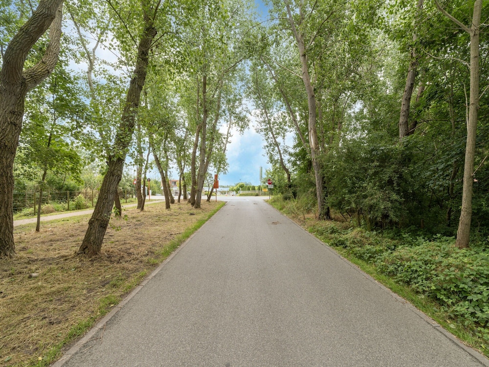 Chalet in De Haan Near Sandy Beaches