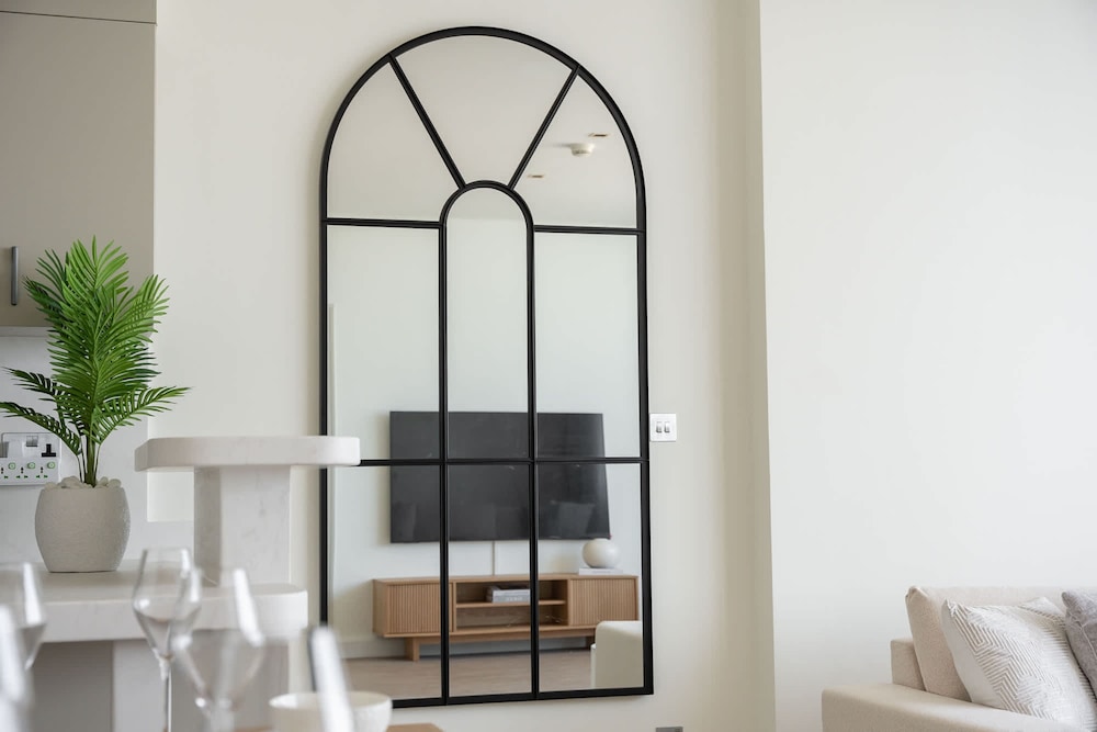 Sky Garden s Magnificent 1 Bedroom Apartment Perfect for 4