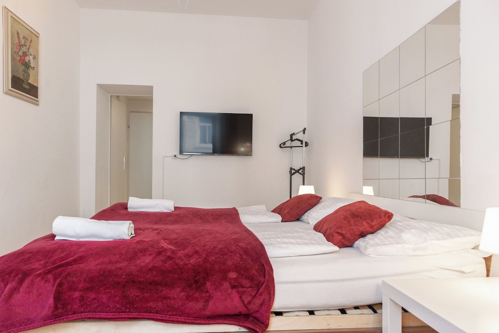 Affordable 3BR Apt Belvedere Vicinity