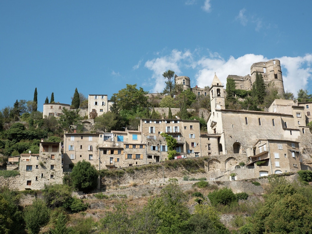 Cosy Flat in a Drome Chateau With Pool