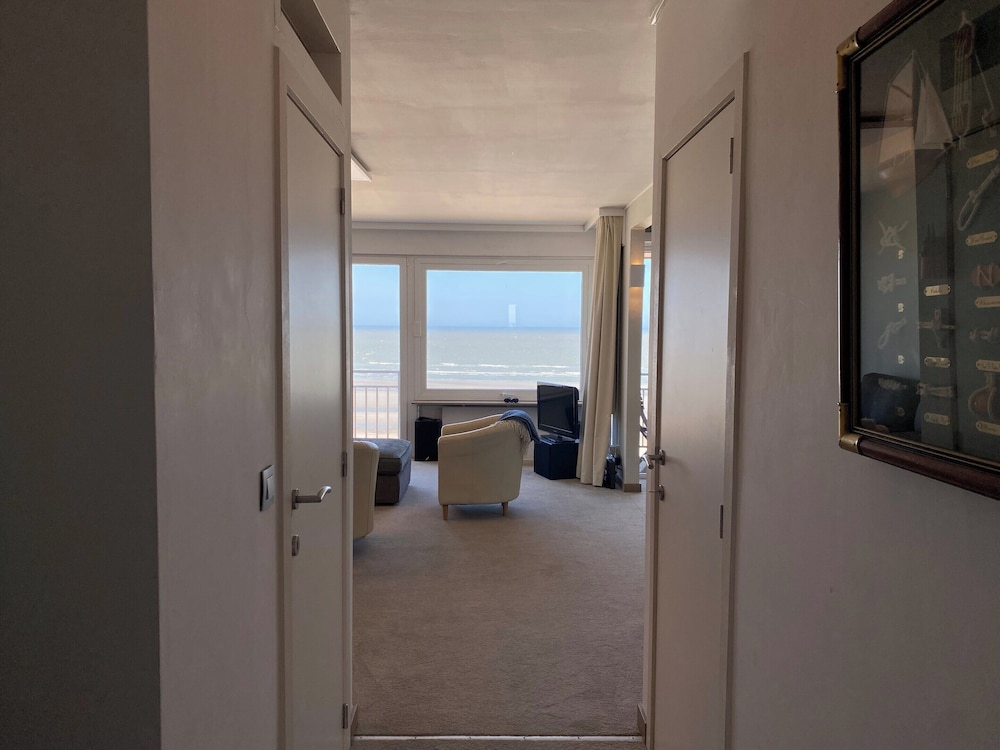 Apartment in Nieuwpoort-bad With Sea View
