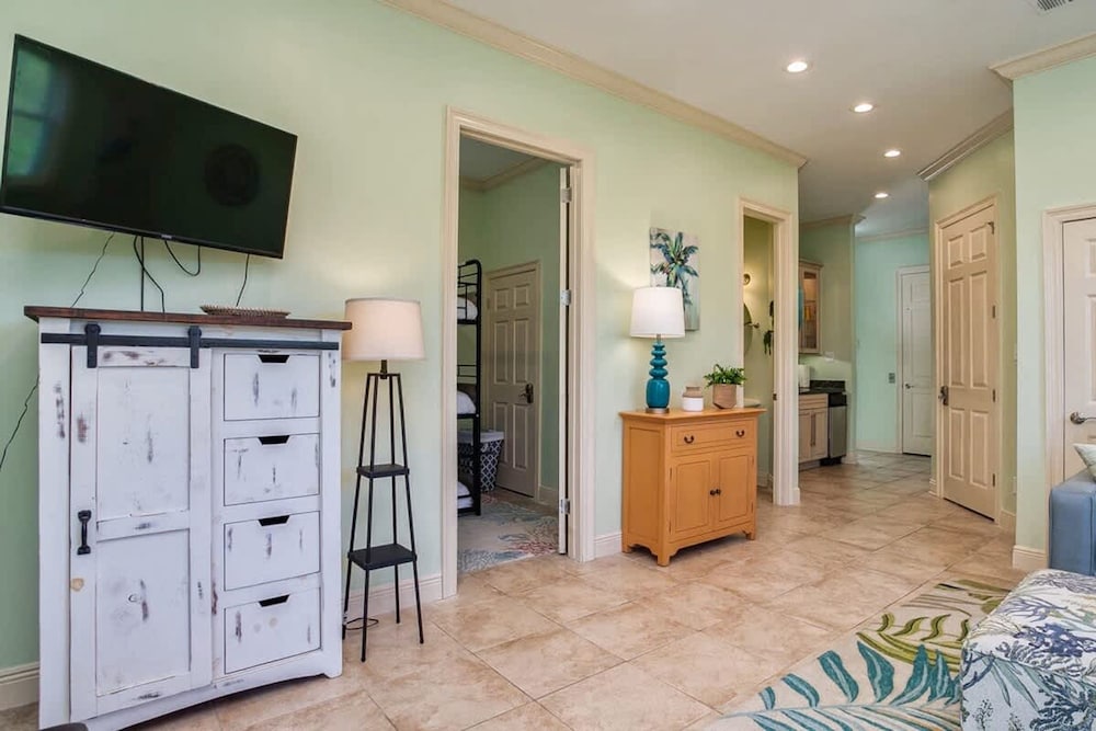 Beach Walk Retreat Heated Pool Golf Views Main Guest House Sleeps 15