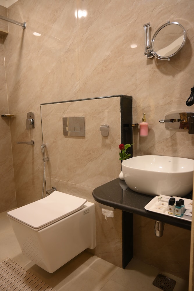 Hotel Kashi Crown