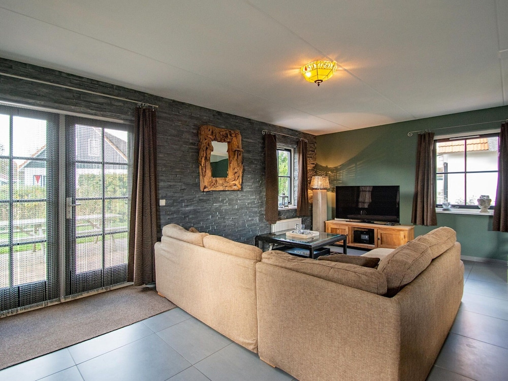 Amicable Villa With Whirlpool