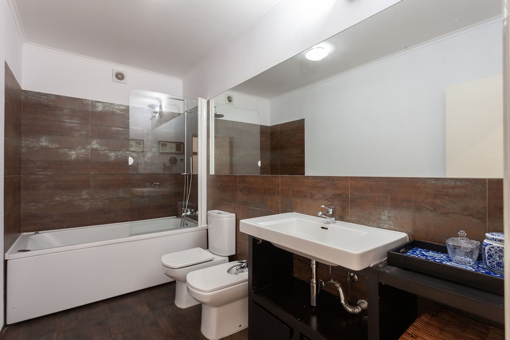 Liberty Penthouse Three-Bedroom Apartment - by LU Holidays