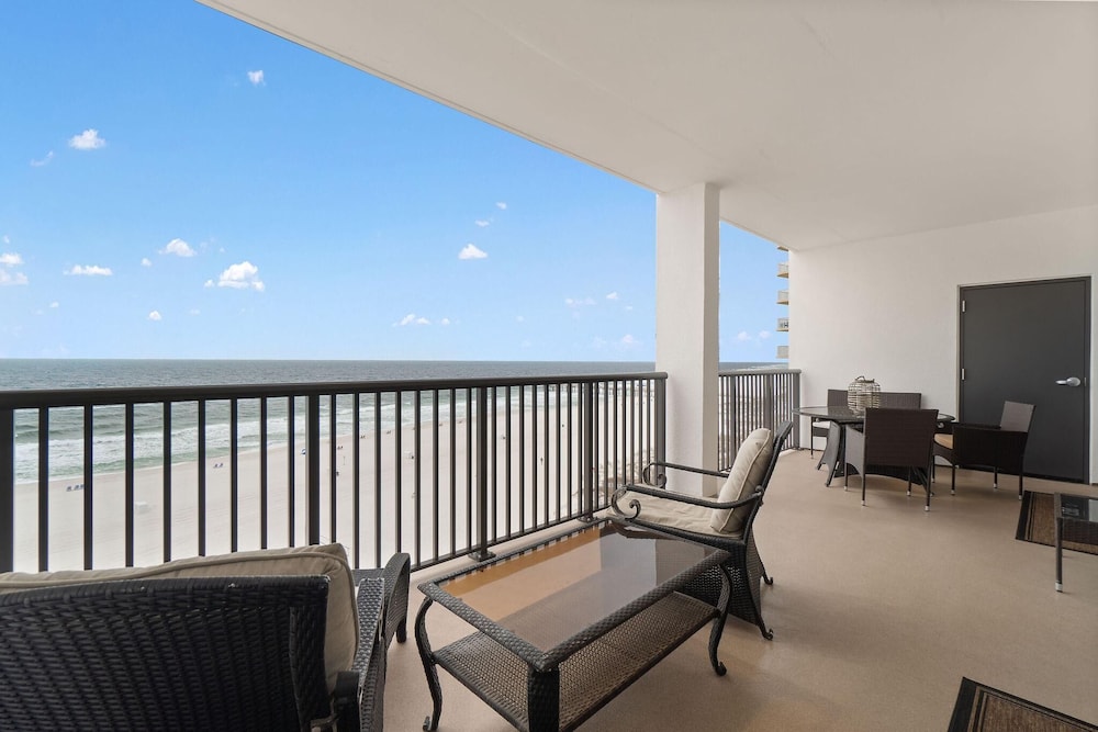 The Palms West 813