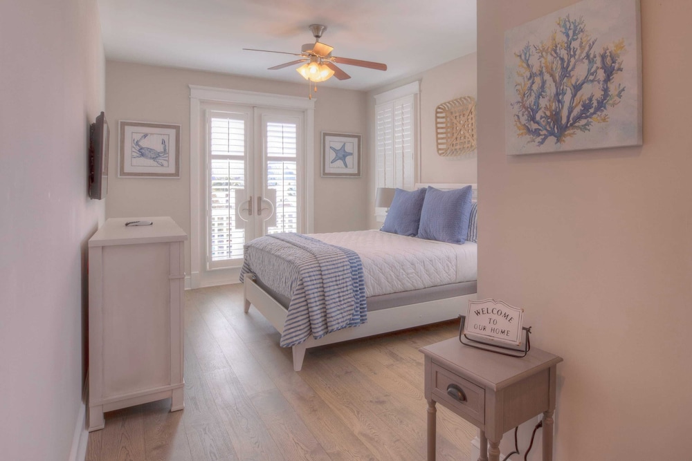 Coconut Cove by Avantstay Deck w/ Hot Tub, Access to 2 Pools