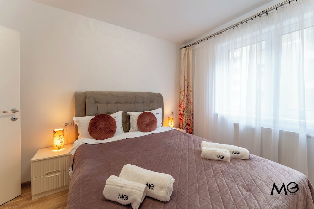 MoHost Sabina - Luxury with Balcony