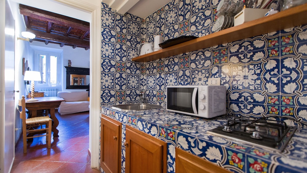 Rental in Rome Scala Studio