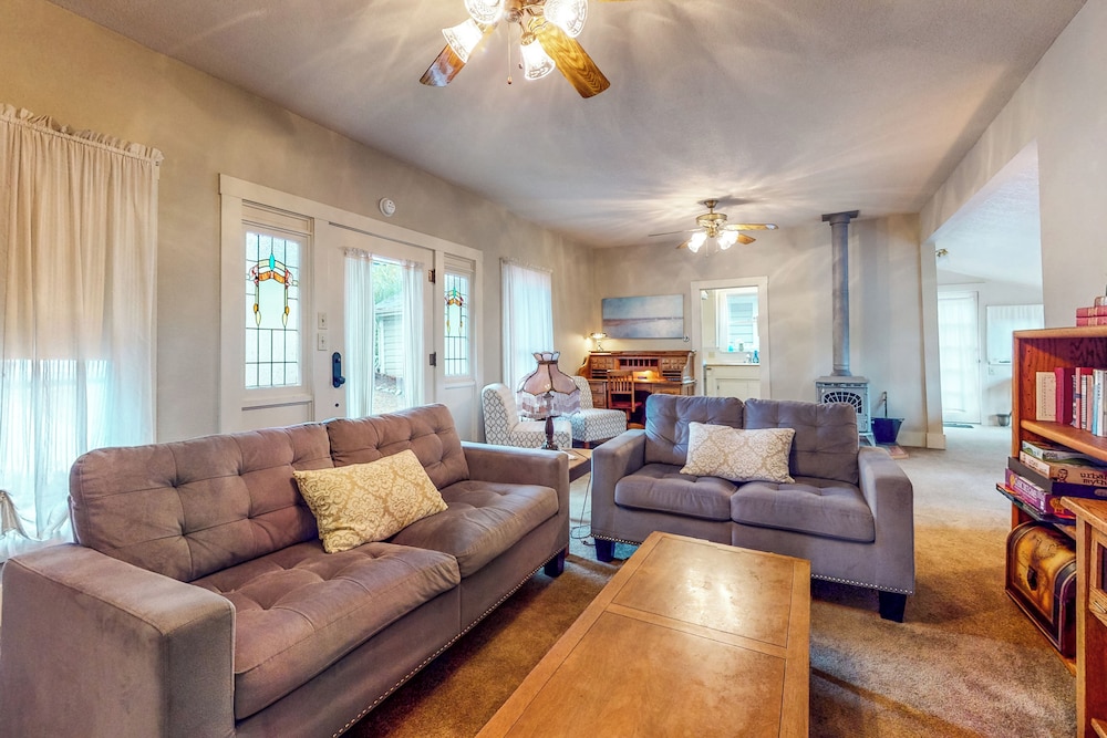 Forbestown Retreat: Easy Access to Clear Lake